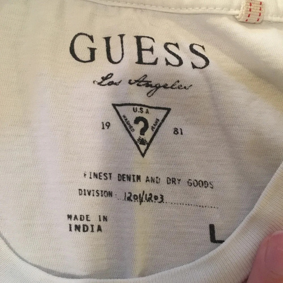 Guess  graphic shirt - Picture 2 of 5